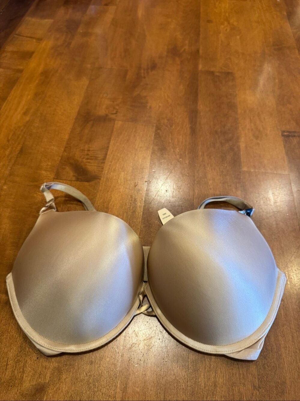 New Victoria’s Secret Bombshell Plunge Push-Up Bra Nude Beige 38D NWT